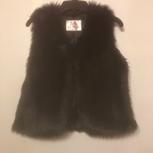 Girls black faux fur vest with hook closure